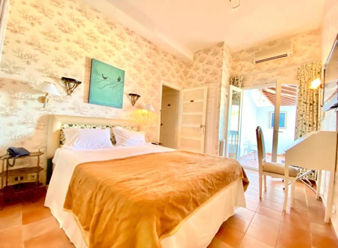 Plaza Corniche Hotel La Marsa Exterior photo